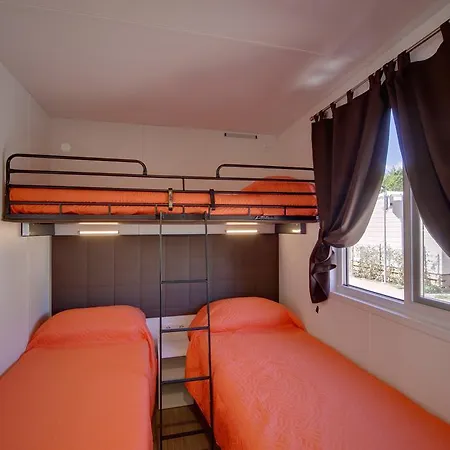 Prázdninový areál & Orchidea 3*